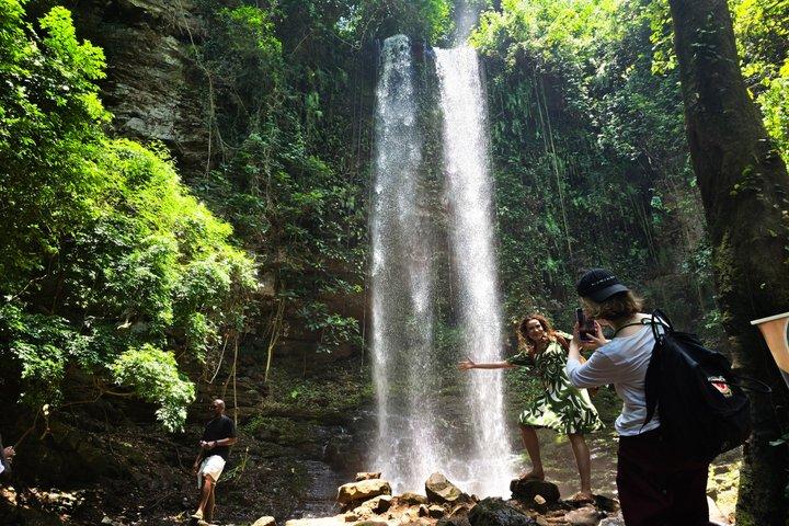 From Accra: Waterfalls, Aburi Gardens & Cocoa Farm Day Tour