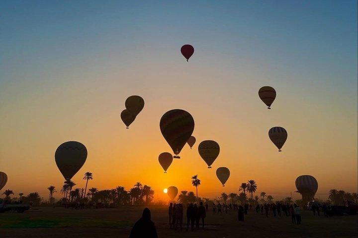 Luxury Sunrise Hot Air Balloon Ride in Luxor