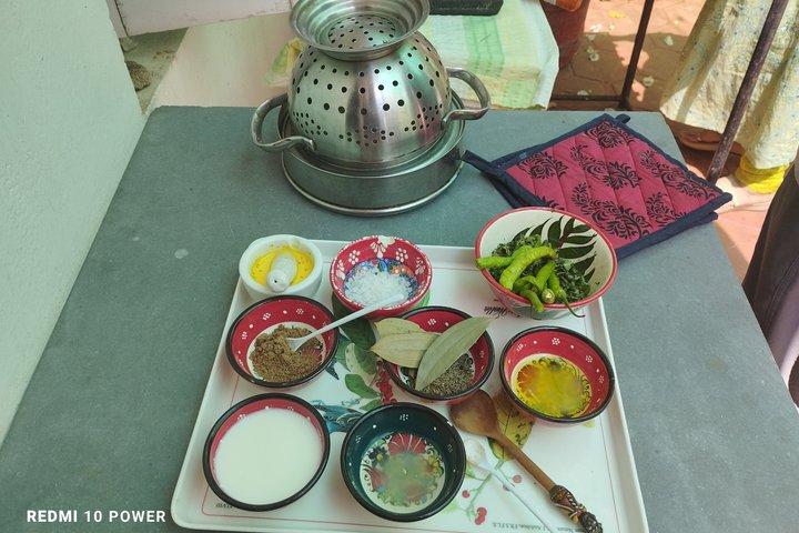 Hyderabad : Evening Street Food Tasting with Guided Old City Tour