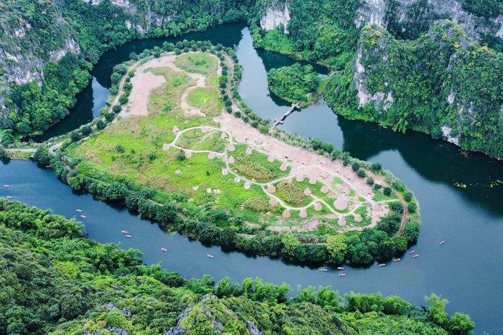 Hanoi Departure: Bai Dinh, Trang An & Mua Cave Scenic Day Tour