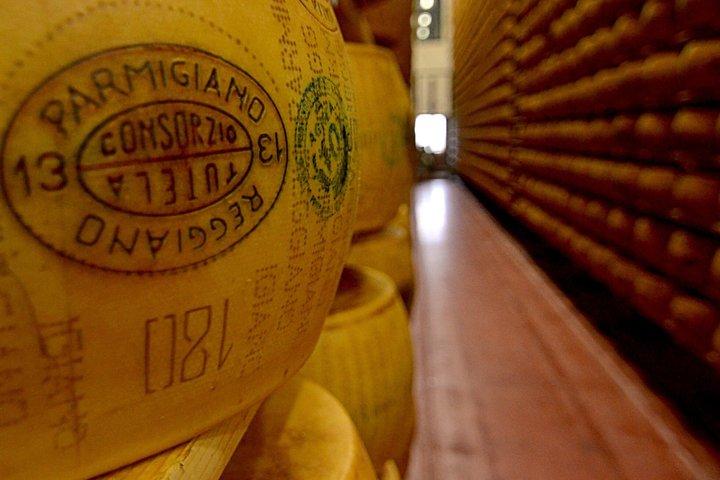 Reggio Emilia: Parmigiano Reggiano Cheese Tour & Tasting