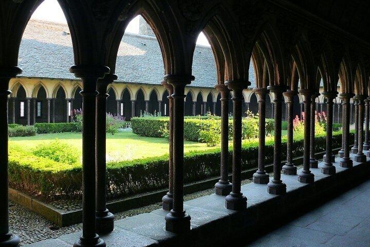 Paris to Mont Saint Michel Private Group Daytrip