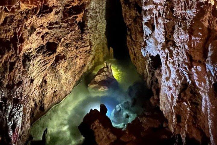Private Tour to Mira de Aire Caves and Porto de Mós Castle