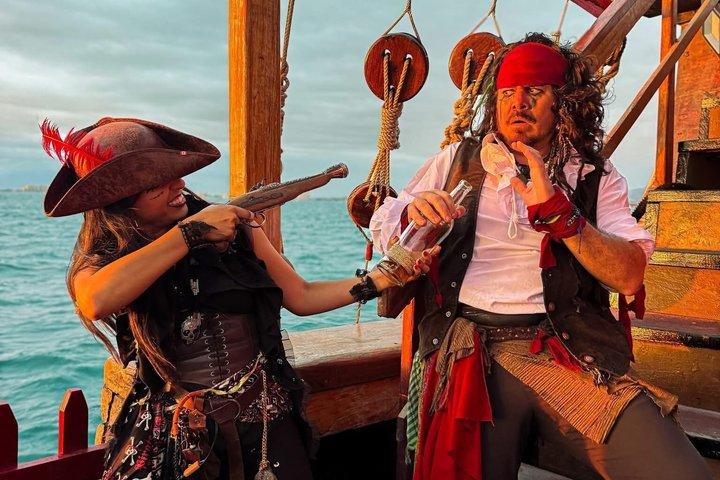 Pirate Marigalante Boat Show in Puerto Vallarta with Dinner