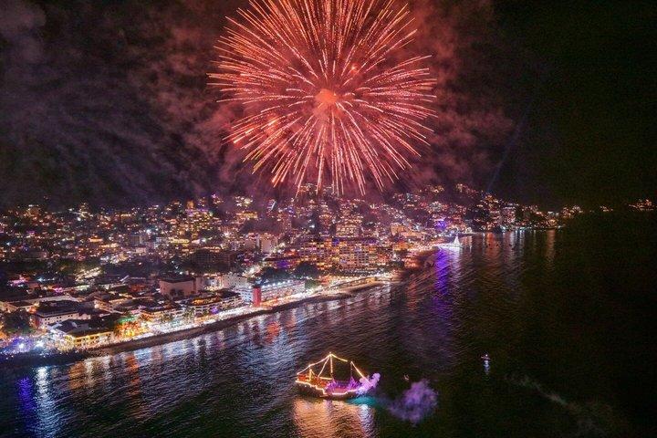 Pirate Marigalante Boat Show in Puerto Vallarta with Dinner
