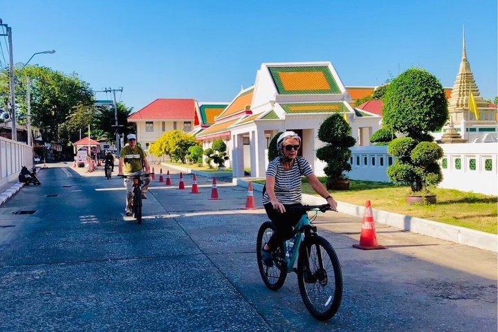 Bangkok City Bike Tour - Hotel-pickup & Lunch