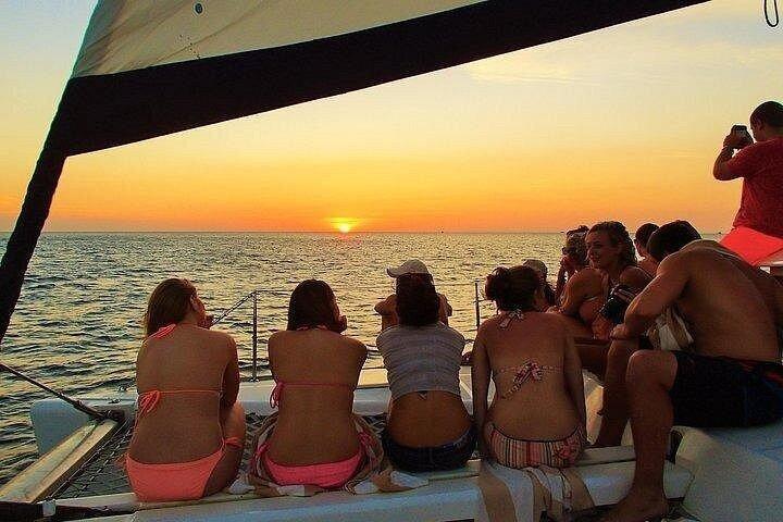 Playa Flamingo Sunset Catamaran Cruise with Open Bar & Snorkeling