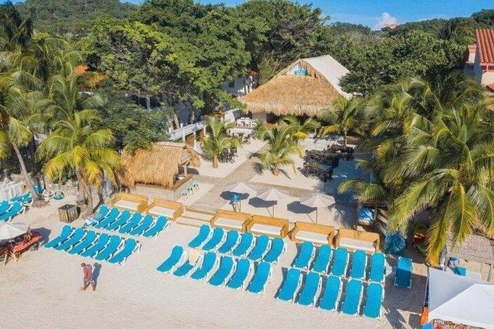 Roatán Excursion Luxury Beach Escape at San Simon Beach Club