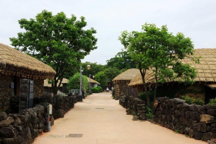 Jeju UNESCO Highlights Tour | Lava cave & with Haenyeo Show
