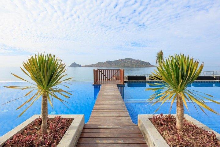 Mazatlan Beach Resort Day Pass With Lunch Drinks