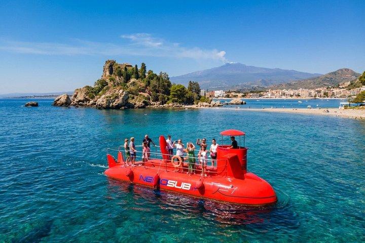 1-Hour Guided Semi-Submarine Tour to Isola Bella