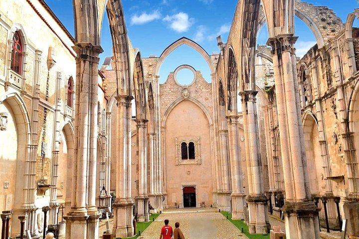 Archaeological and Historical Walking Tour in Lisbon in Small Group