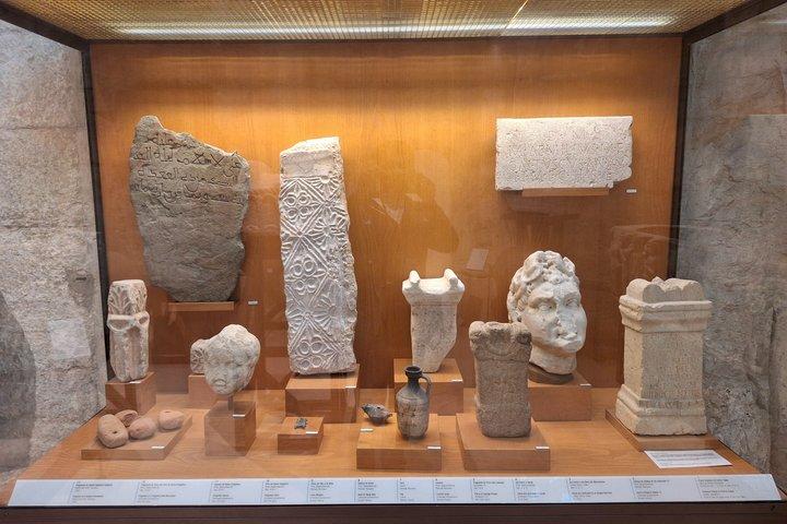Archaeological and Historical Walking Tour in Lisbon in Small Group