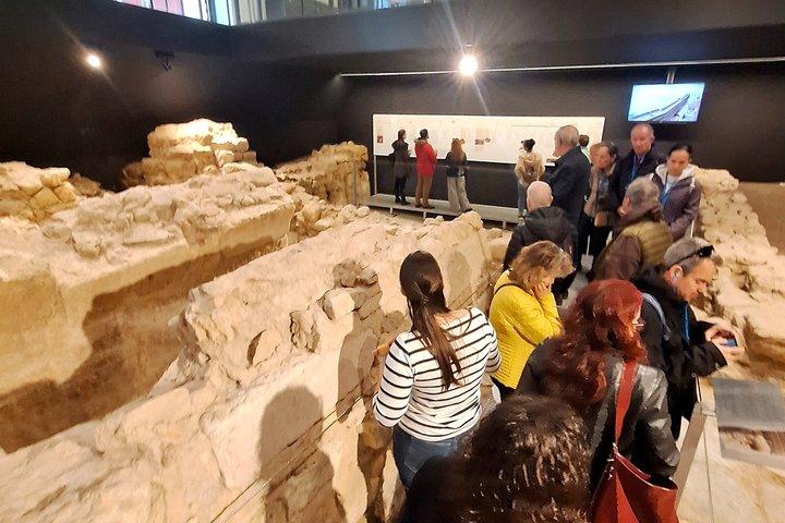 Archaeological and Historical Walking Tour in Lisbon in Small Group