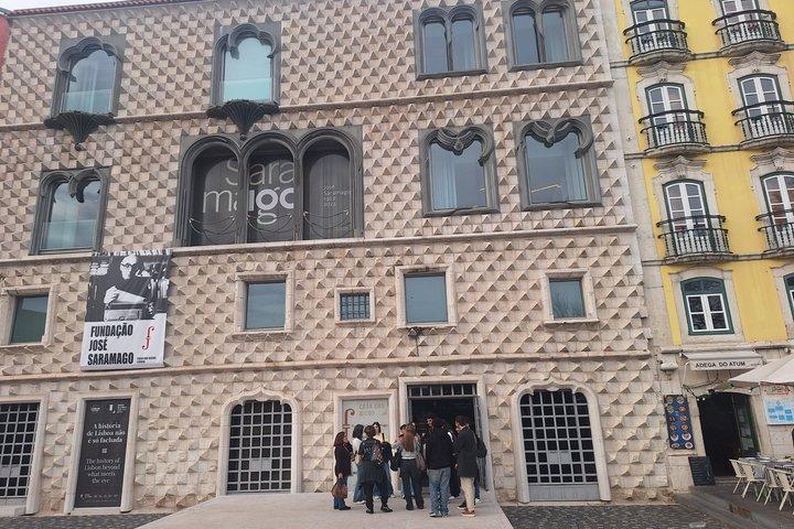 Archaeological and Historical Walking Tour in Lisbon in Small Group
