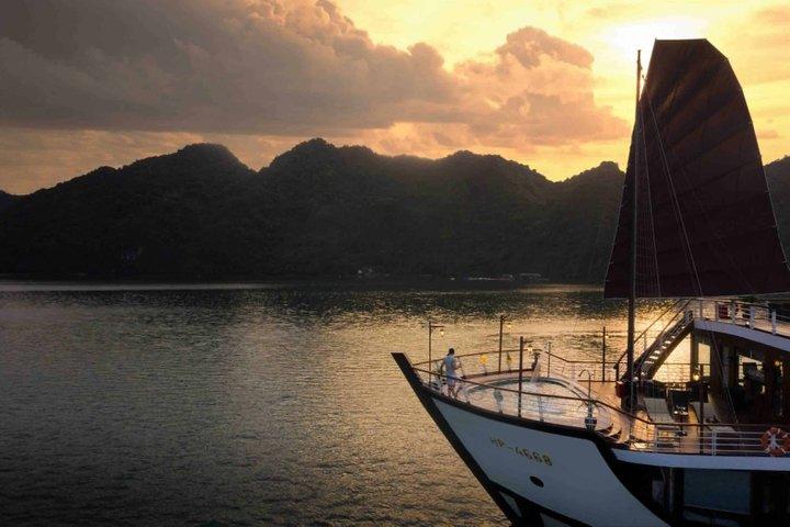 2-Day Halong Bay Cruise from Hanoi with Balcony & Kayaking
