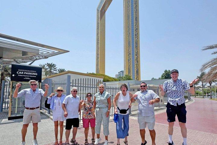 Modern Dubai Half-Day Tour: Monorail Ride, Palace & Mosque Visit