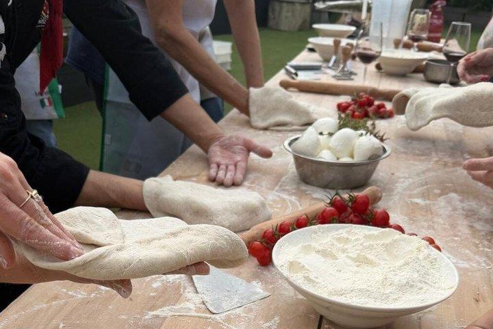 Florence Pizza and Pasta Cooking Class with Professional Chef