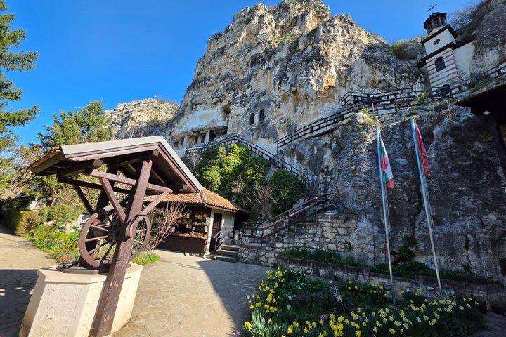 Bulgaria Highlights Private Day Tour from Bucharest