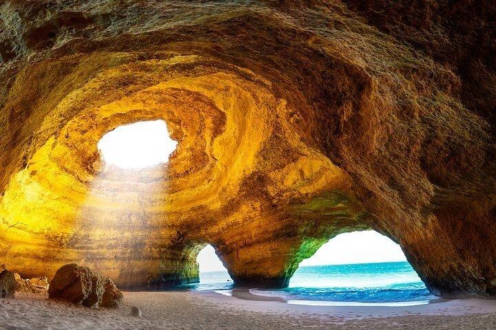 Benagil Caves & Dolphin Watching – Ultimate Algarve Experience
