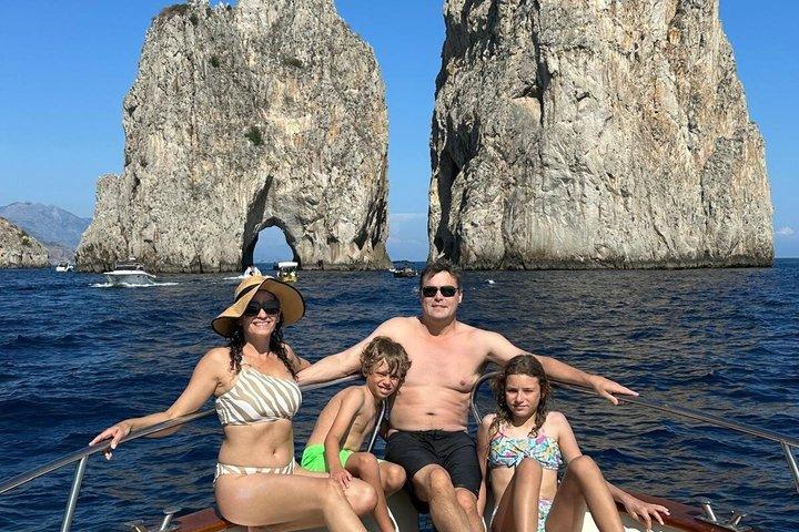 Capri Boat Tour : Small Group Luxury with Pizza and Beer