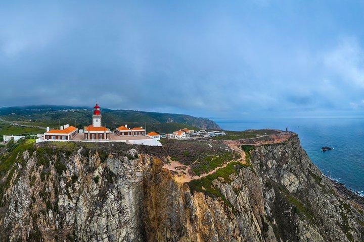 Sintra without crowds: hidden jewels + coastal escape (Family)