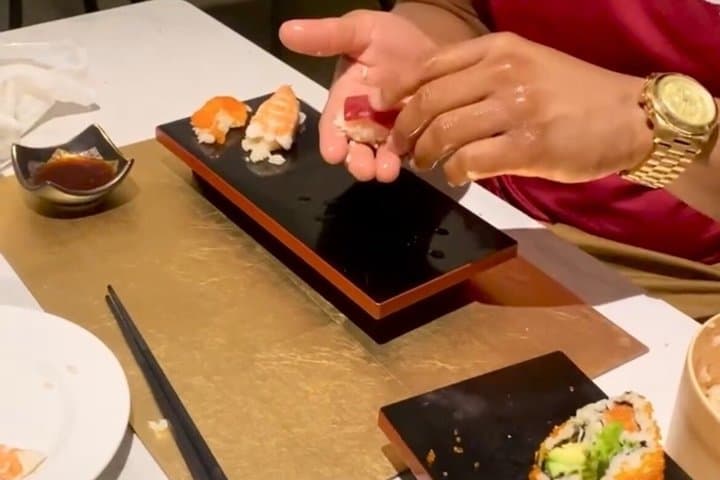 Cherry Blossom &Sushi Making Experience in Shinjuku