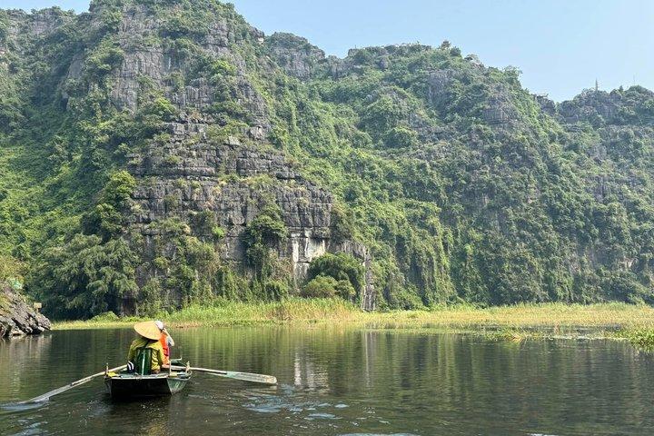 Hoa Lu, Tam Coc, Mua Cave with Buffet Lunch from Hanoi