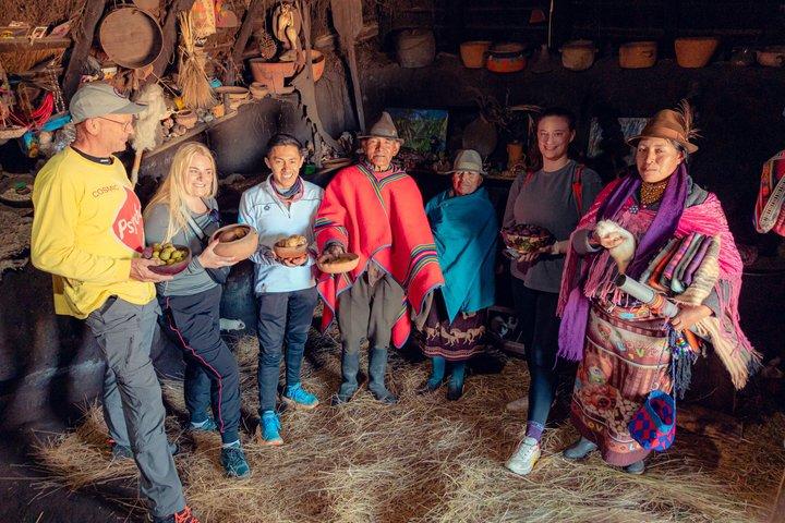 Quilotoa Guided Tour with transport from Quito to Baños
