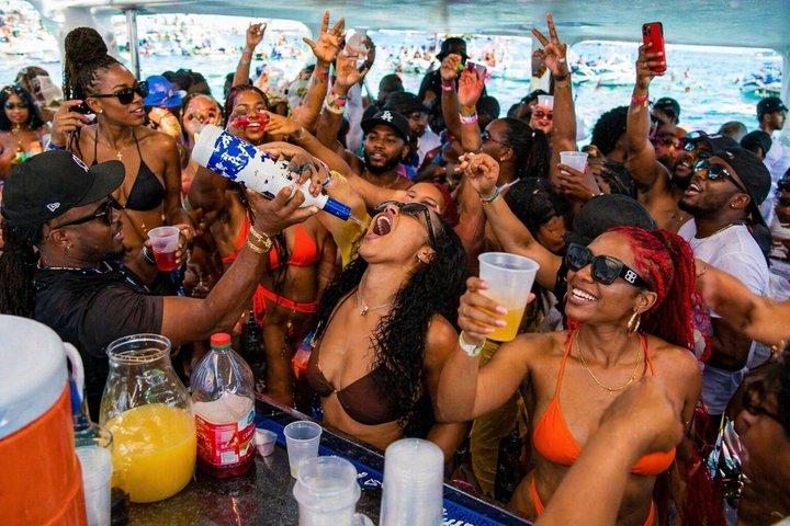Punta Cana Hip Hop & Afrobeats Party Boat: Vibes, Open Bar