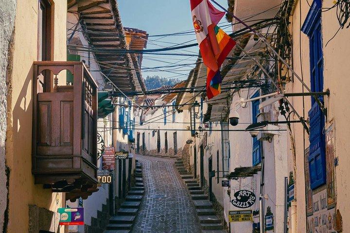 Private Cusco Night Tour with Pisco Tasting and Hands On Classes