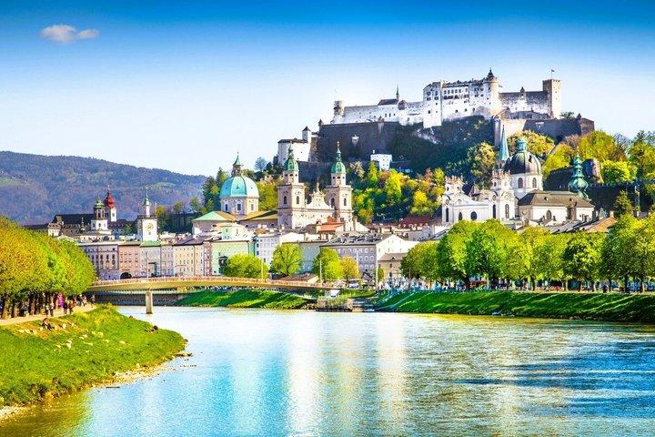 Private Melk, Hallstatt and Salzburg Tour from Vienna