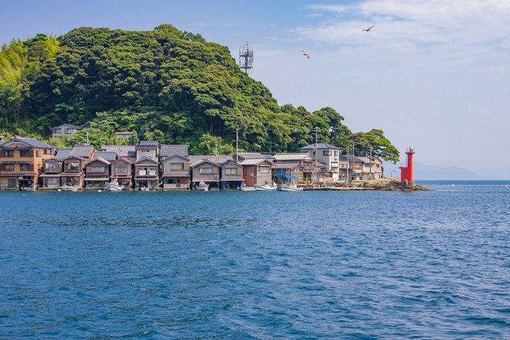 From Kyoto/Osaka: Amanohashidate, Ine Funaya and Miyama Day Tour