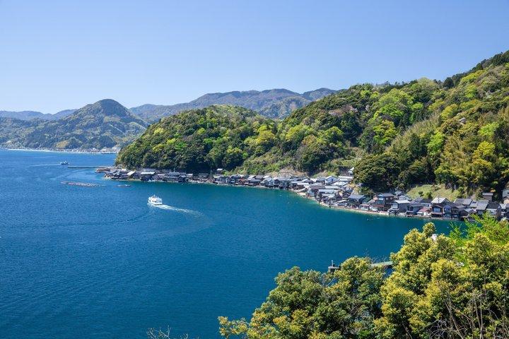 From Kyoto/Osaka: Amanohashidate, Ine Funaya and Miyama Day Tour
