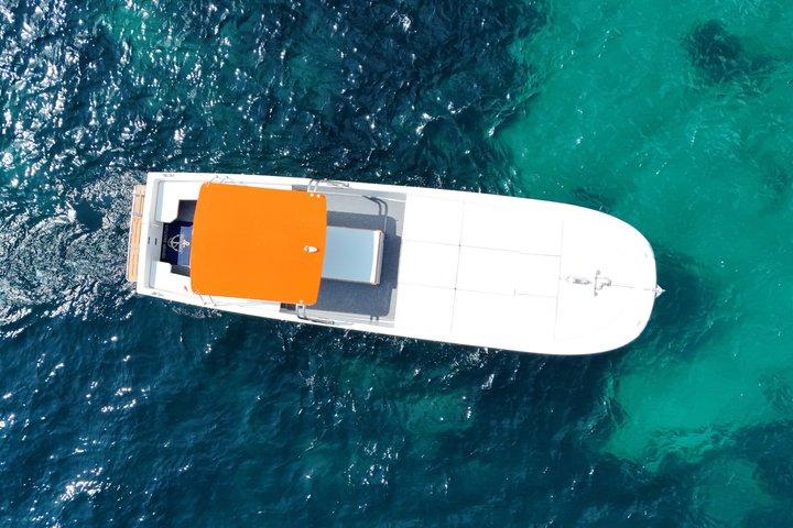 Private Boat Tour of Ischia with Multilingual Commander and Guide