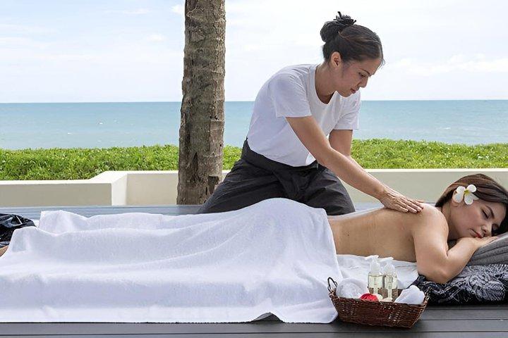 5 Star Luxury Spa at Melati Beach Resort Thai Massages and Facial