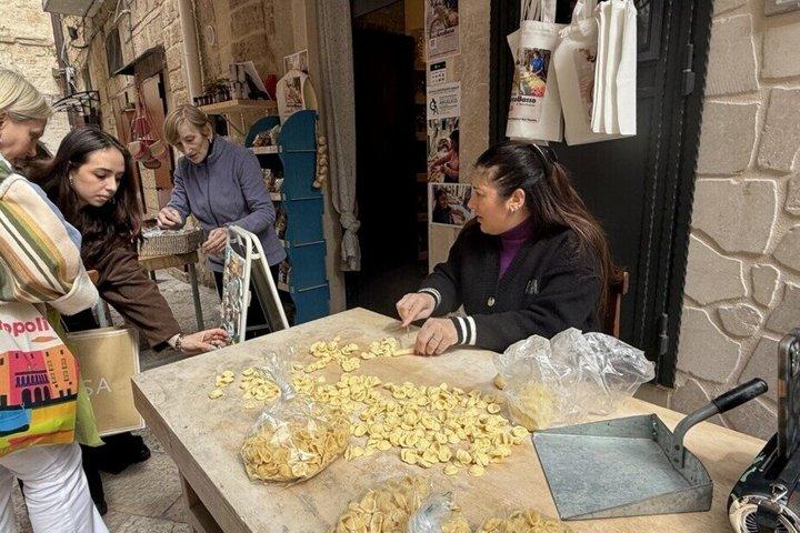Bari for Foodies: Street Food Tour of Bari Vecchia -All Included!