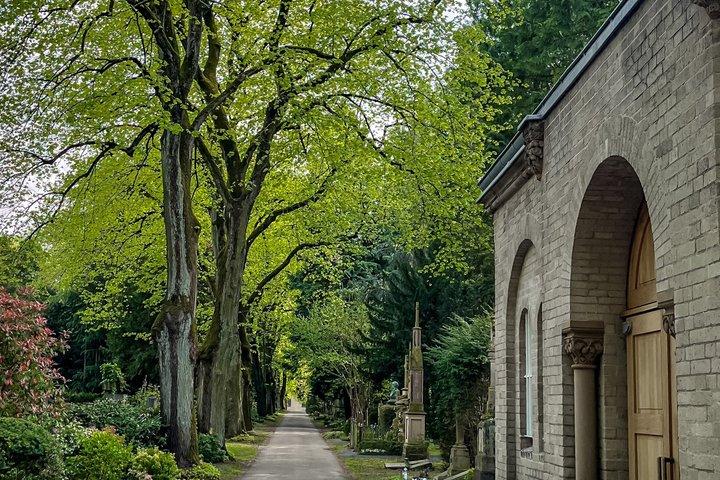 Cologne's City of the Dead Melaten Cemetery Tour in English