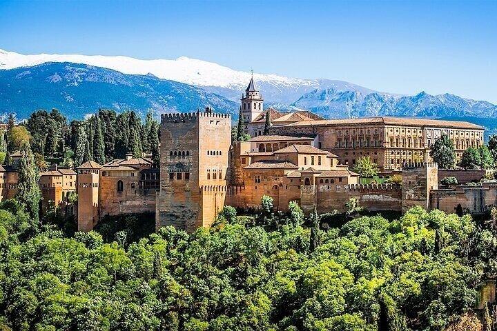 Shared Historical Alhambra and Nasrid Places Tour