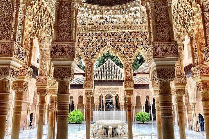 Shared Historical Alhambra and Nasrid Places Tour