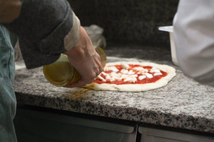 Pizza-Making Class with Local Top-Rated Chef with Drink in Naples