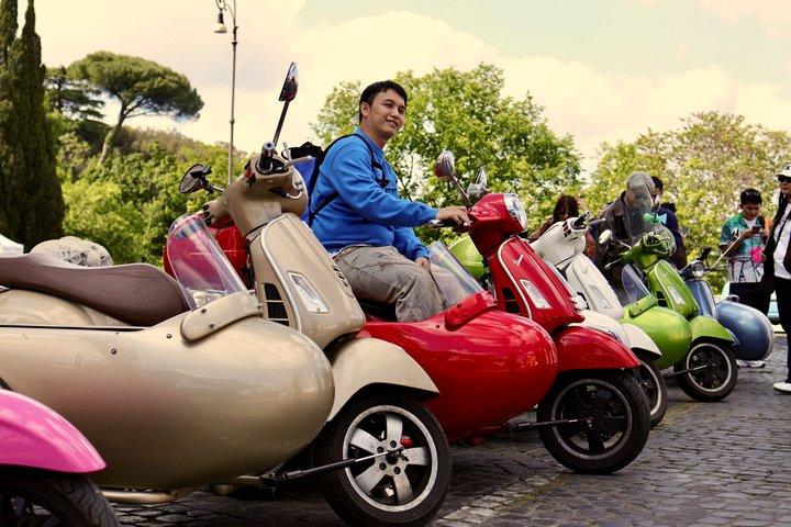 Vespa Sidecar Tour in Rome