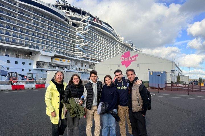 Luxury Giants Causeway Tour in Mercedes + FREE Belfast Mural Tour