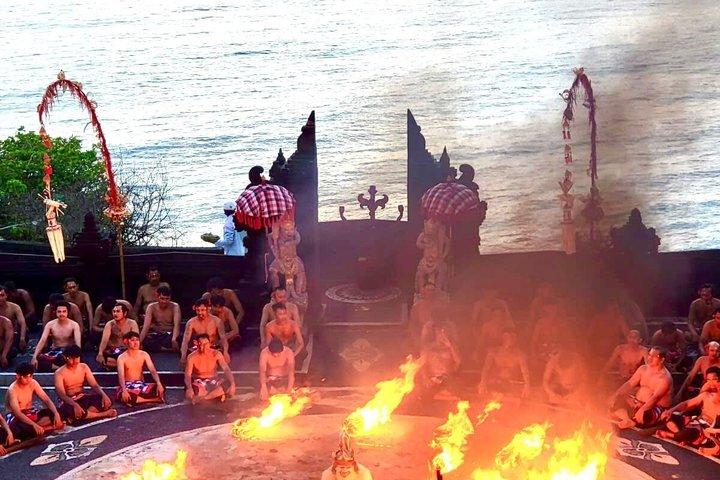 Private Uluwatu Temple and Kecak Fire Dance Evening Tour in Jimbaran Bay