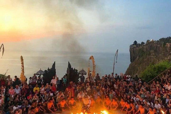 Private Uluwatu Temple and Kecak Fire Dance Evening Tour in Jimbaran Bay