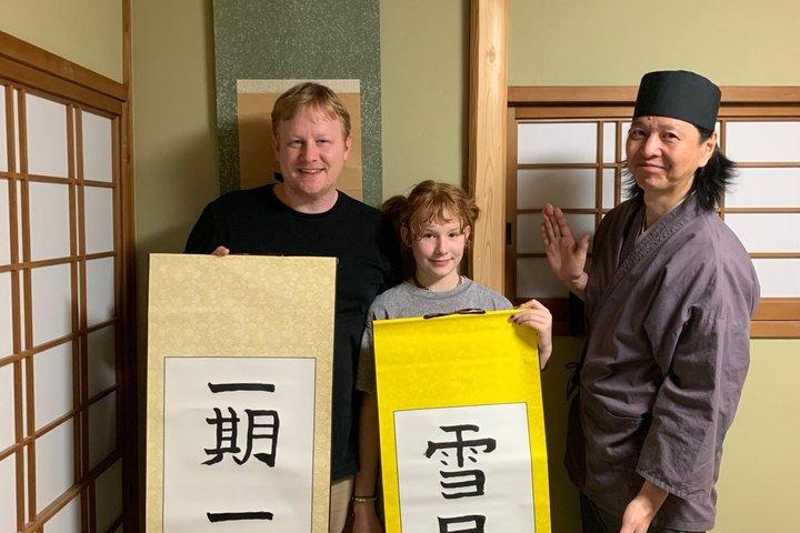 Kyoto : ZEN Calligraphy Scroll Experience in old Townhouse