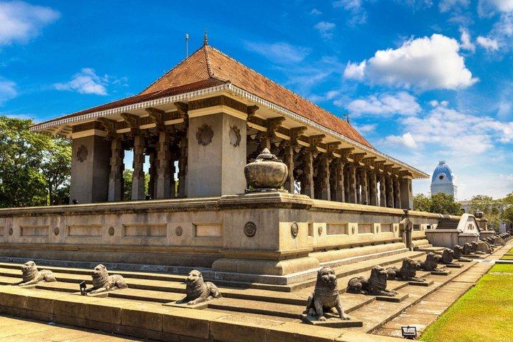 Colombo City Tour - Temples, Fort and Local Food