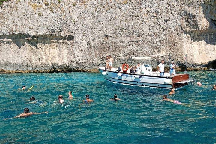 Capri Shared Tour : Caves, Dives, Limoncello and Caprese Cake
