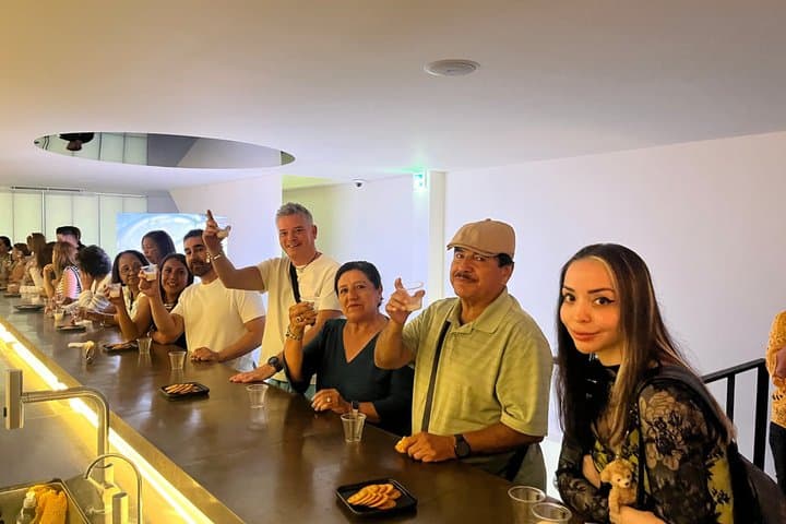 Seoul: Korean Craft Makgeolli Brewery Tour & Tasting Experience