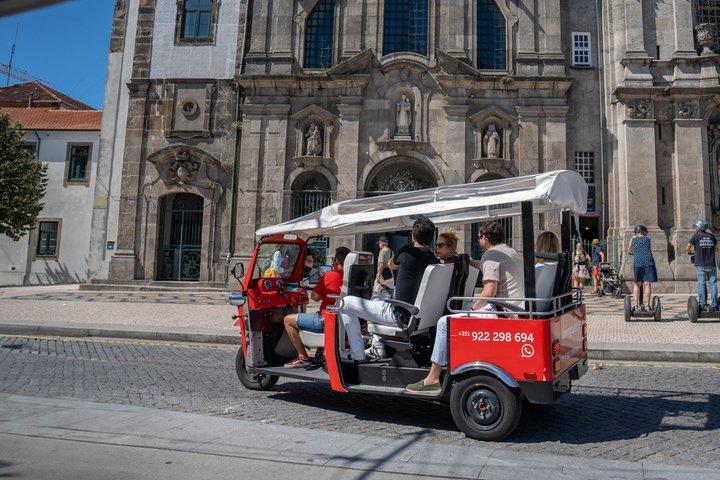Porto Combo: Tuk-Tuk City Tour and Douro River Cruise
